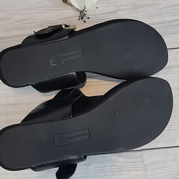 Giani Bernini Rivver t-strap thong sandals in black Women's Size 8.5 - Picture 8 of 10